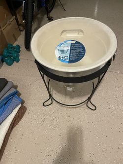 Coleman Ice Chest With Spout For Pouring