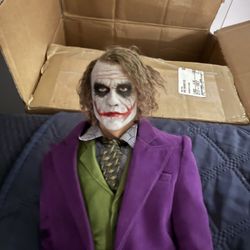 1/4 Scale Joker Figure