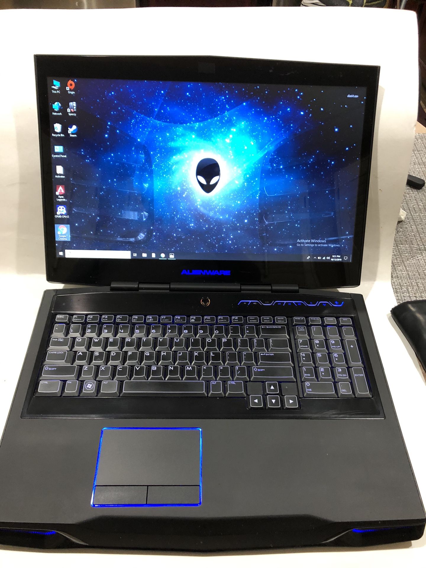 Alienware M17xR4 Intel Core i7, 4 Cores 8 Logical Processors, 8 GB RAM, 1 TB SSD, Wireless Wifi, Webcam, DVDRW, HDMI, Mini Display Port, DVDRW, Wind