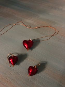 Small red glass heart and matching earrings, on gold chain