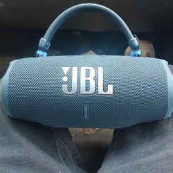 JBL charge 6