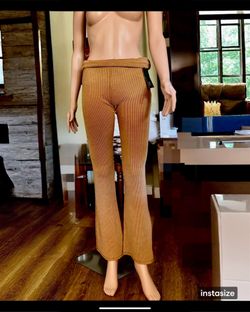 Chic ribbed -TAGS ON- Bronze/beige flare pants TAGS ON - Size Small 
