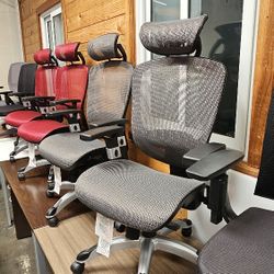 High-Back Mesh Headrest Tall Office Chair 

