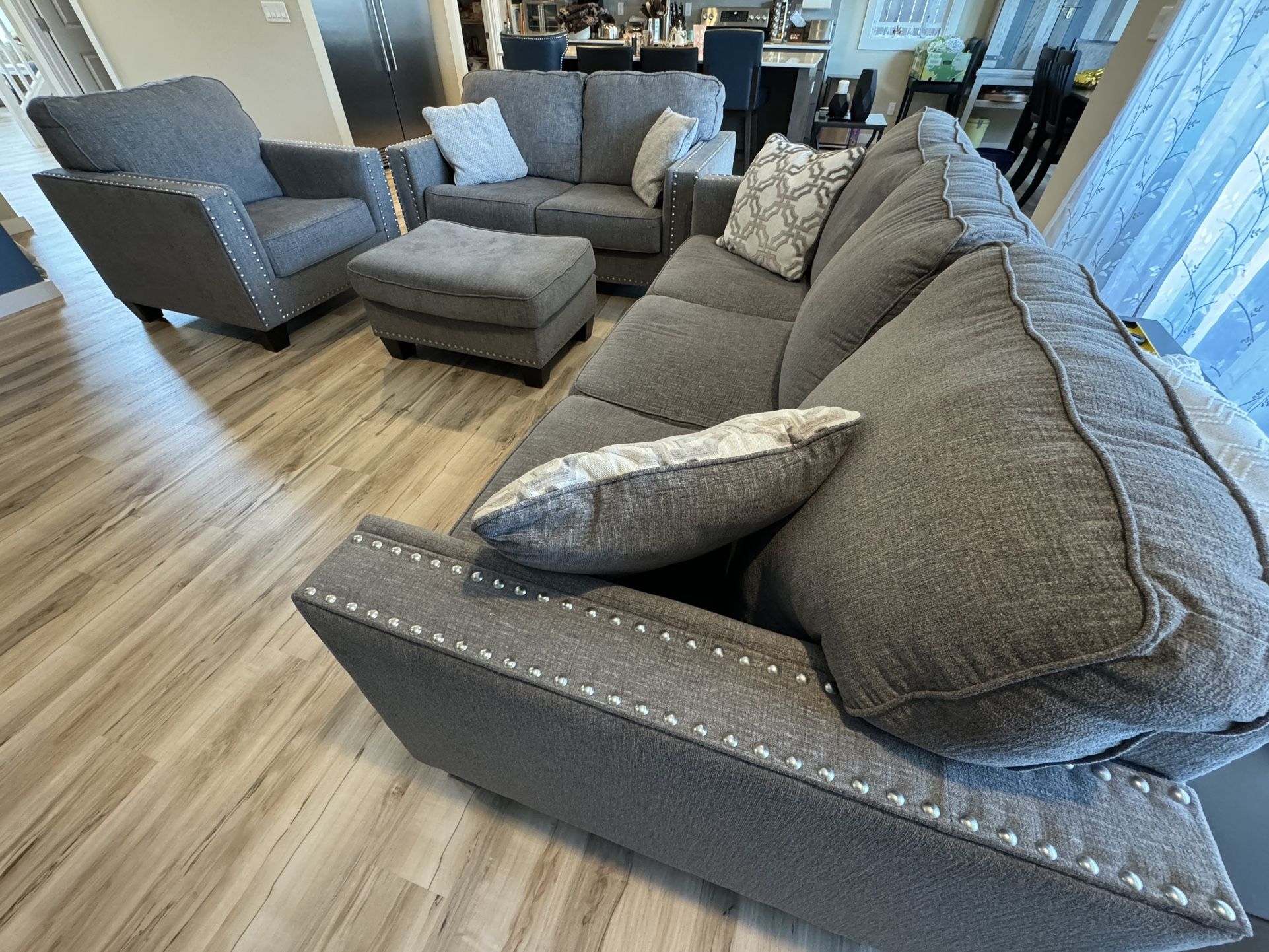 Sofa set