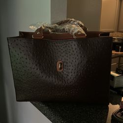 Brand New Dooney And Burke Large Tote Bag