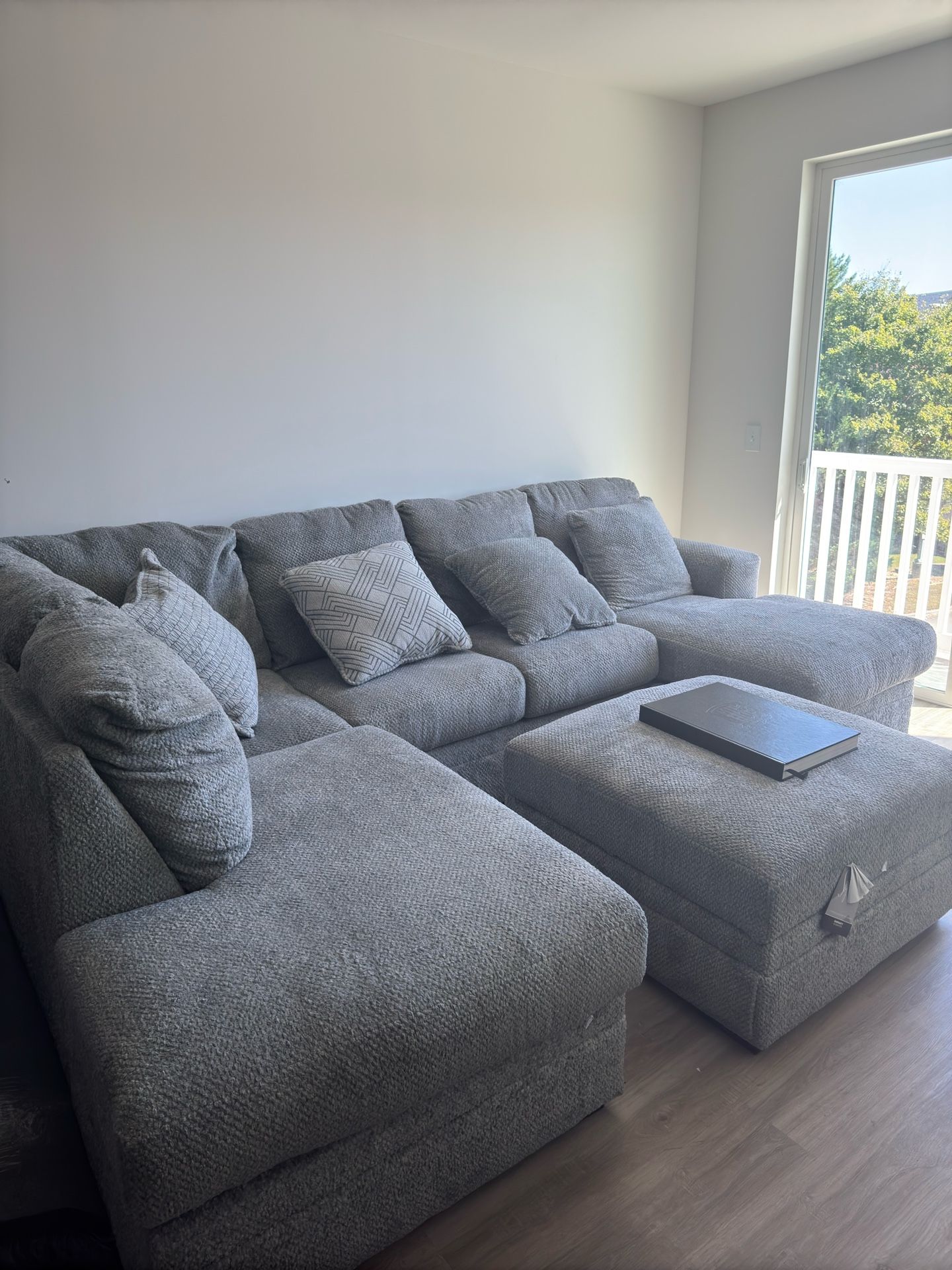 Grey Sectional With Ottoman