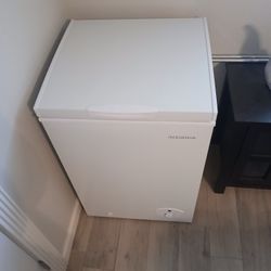 Insignia Freezer