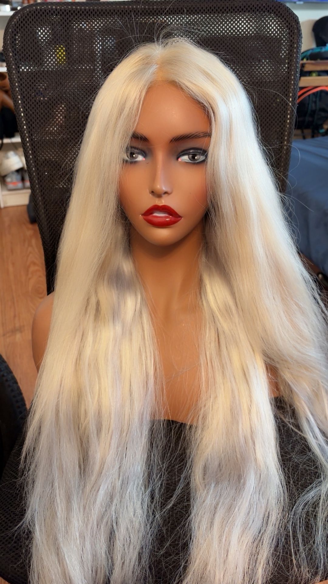 Isabella Snow ❄️ 28” Platinum Blonde Closure Unit