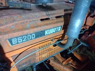 B5200 Kubota Tractor  Thumbnail