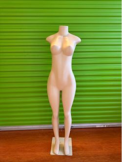 Full-body headless female mannequin sexy Colombian Brazilian Venezuelan