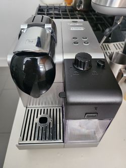Nespresso Delonghi espresso machine