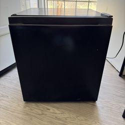  Hisense Mini Fridge 