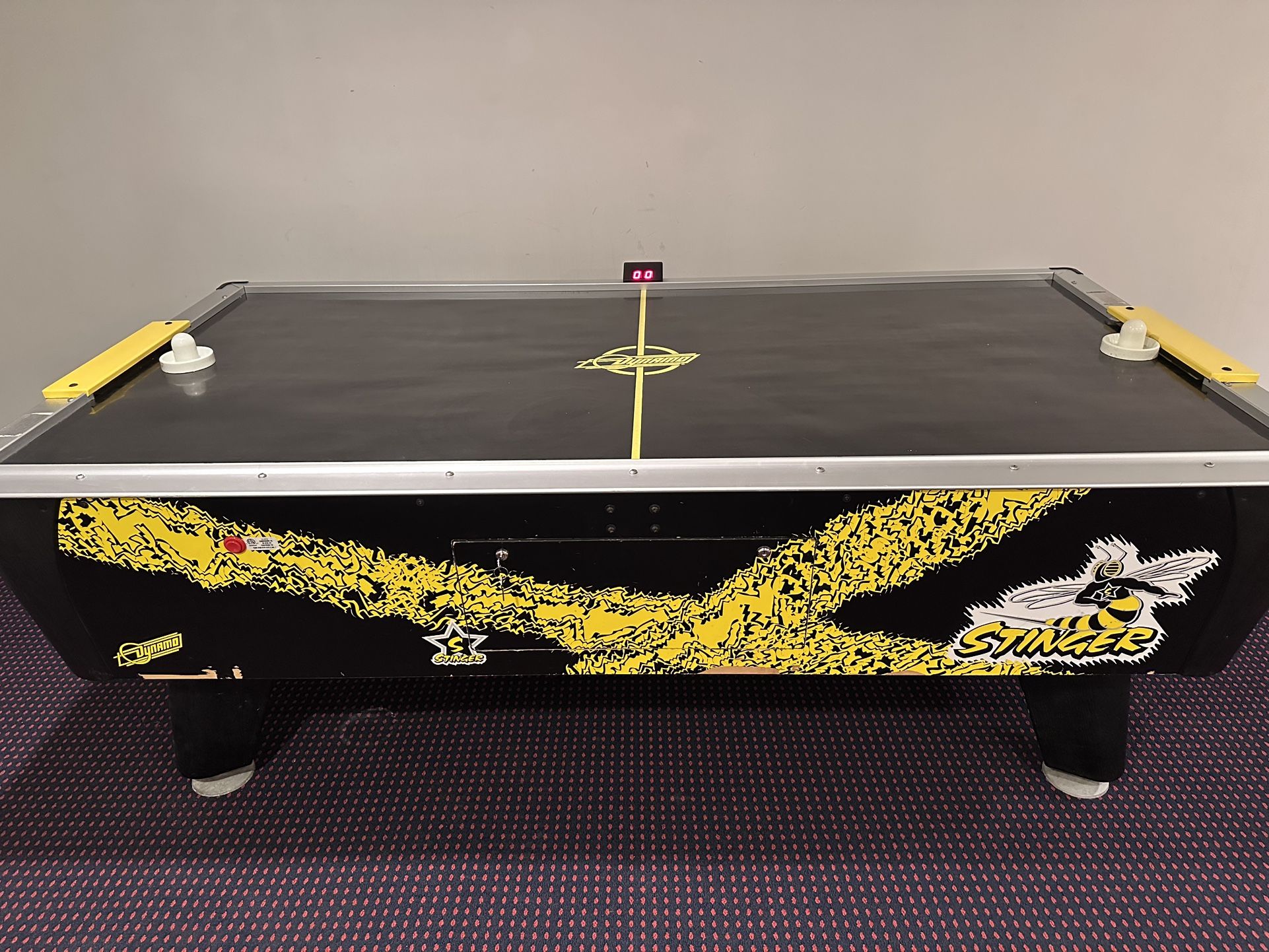 Dynamo 7’ Air Hockey Table
