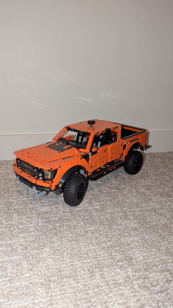 Technic Ford Raptor F-150 – Fully Functional Build with Suspension & Engine