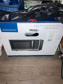 Insignia .9 CU Ft Microwave Oven - Open Box  - Only used once. $70 or best offer takes it