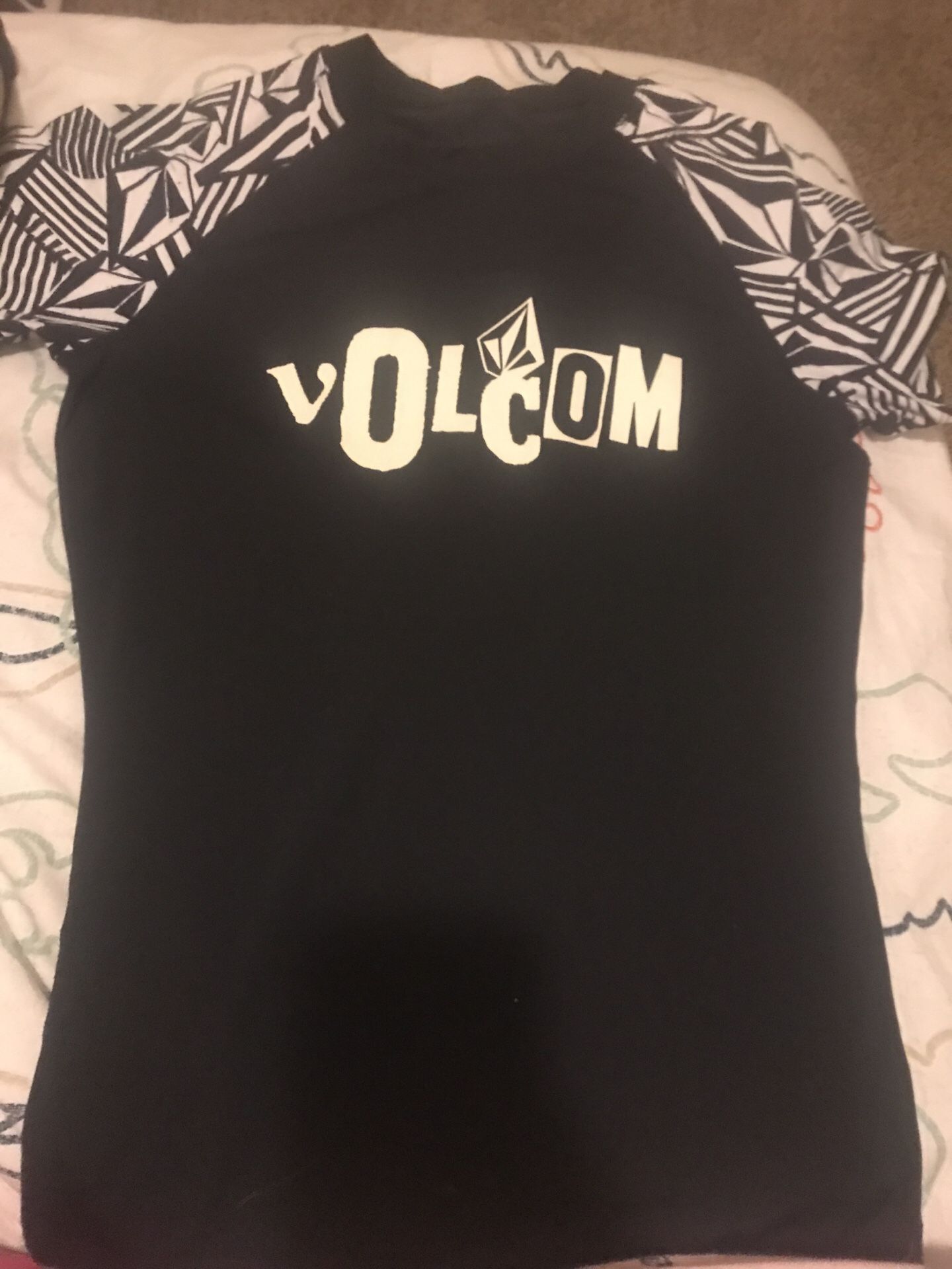 Size small Volcom shirt