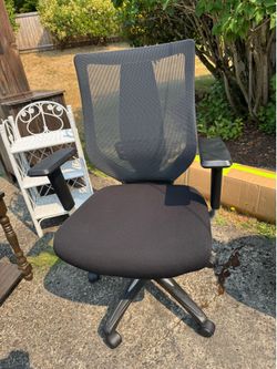 Black Mesh Back Office Chair