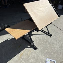 Art Desk 