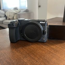 Nikon z30 Mirrorless Camera Like New (Body Only)