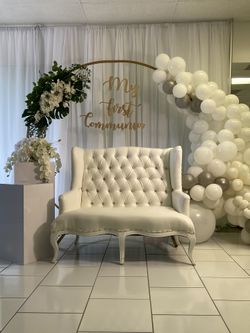 Flowers Arrangement  And Decor