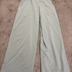 Lululemon On the Fly Wide-Leg Woven Pant Size 4 Mint Sage