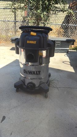 Vacuum DeWalt