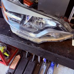 2014 Toyota Corolla Passenger Headlight 