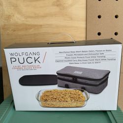 NEW WOLFGANG PUCK 3.6- QT. Rectangular Covered Glass Baker with Insulated Carry Bag