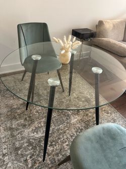 Glass table with 2 chairs