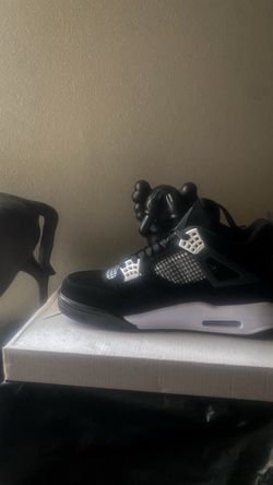 Jordan 4 White Thunder