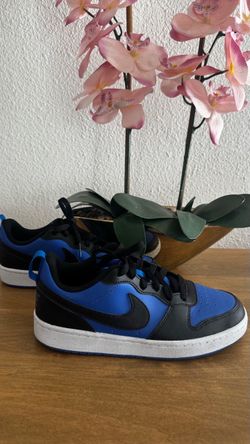 Nike Low-Top Sneakers Blue and Black