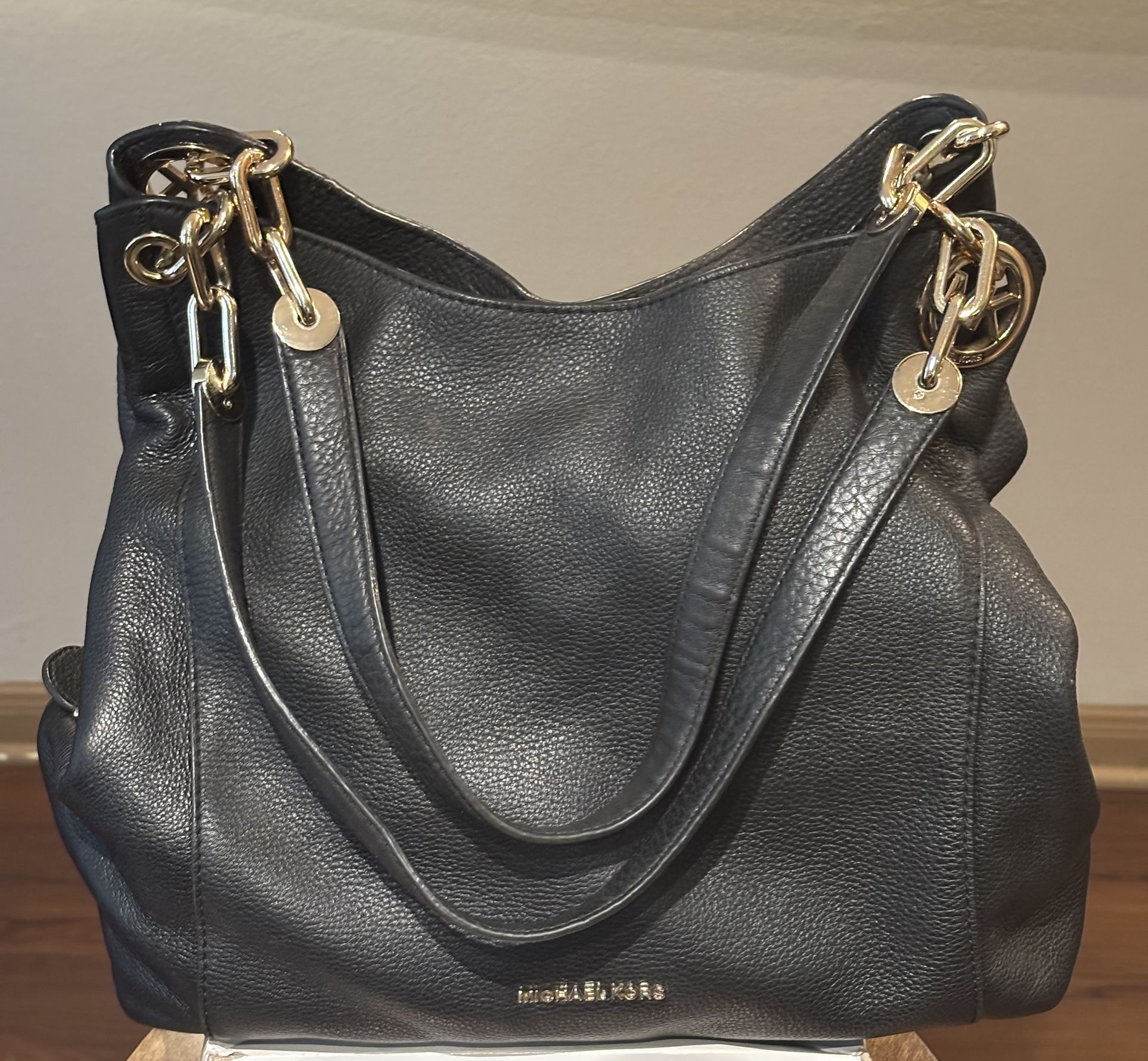 Michael Kors Black Shoulder Purse / Beautiful Bag Excellent Condition