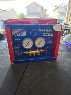 Refrigerant Testing And Charging Manifold With Testing Hoses