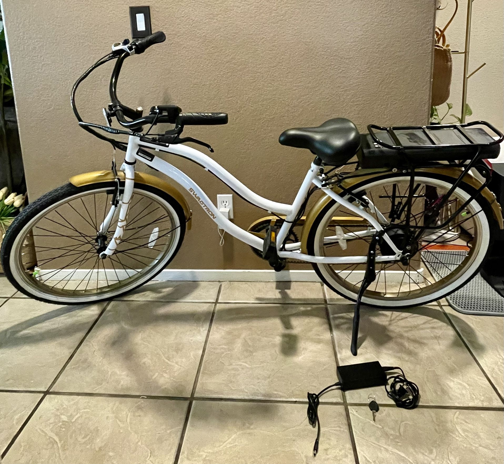 SWAGTRON EB10 Electric Cruiser Bike w Shimano 7SPD Pure Comfort Full Sized 26 Inch eBike for Sale in North Las Vegas NV OfferUp