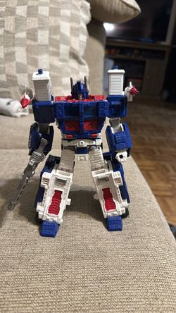 Transfomers Ultra Magnus War for Cybertron Kingdom