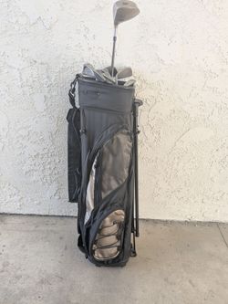 Wilson Golf Club Set with Stand Bag