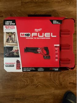 Milwaukee M18 FUEL Sawzall Packout Kit
