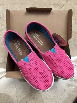 Toms Girls Pink Slip On Youth Size 2.5 Brand New