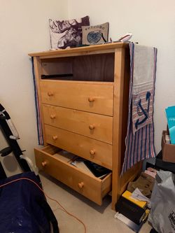TRADEWINS five drawer dresser