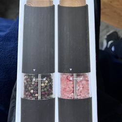New Electric Salt & Pepper Mills