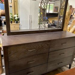 Wooden 6 Drawer Dresser With Mirror 