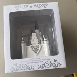 NIB Disney Parks Fantasyland Castle Porcelain Wedding Cake Topper