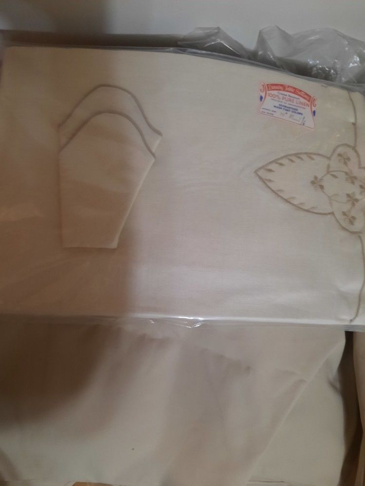 Tablecloth Round With 6 Napkins New