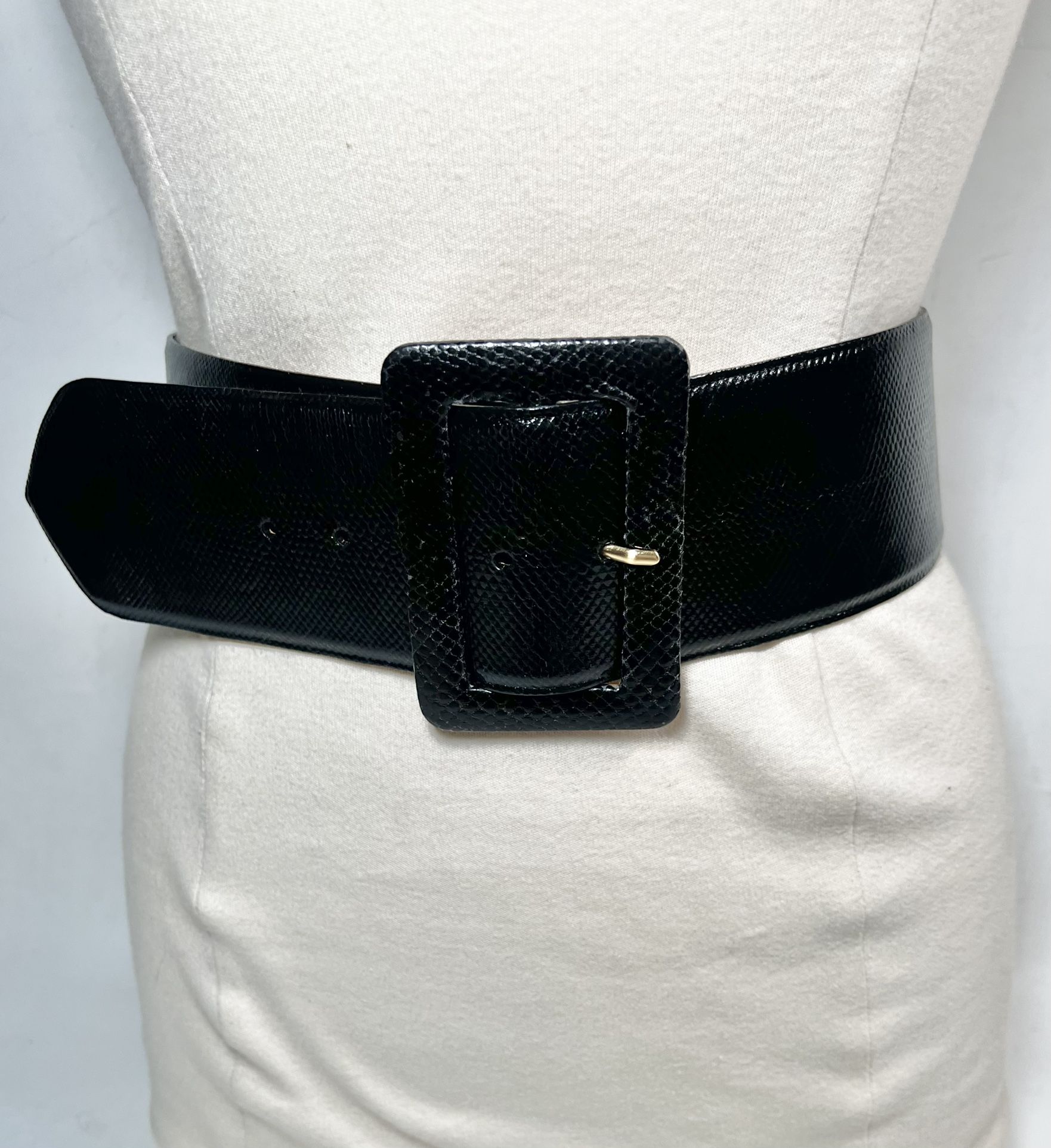 Wide Stretch Belt with Circle Buckle - w.kleinberg