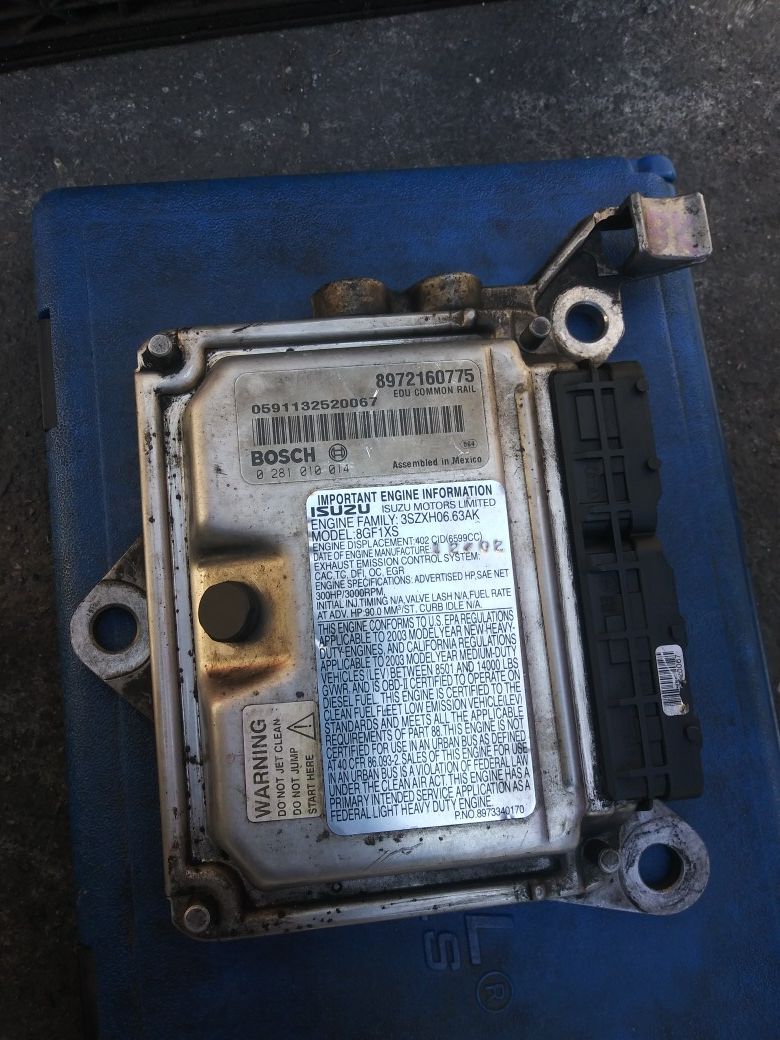 DURAMAX DIESEL FUEL INJECTION CONTROL MODULE FICM 6.6L LB7 DIESEL