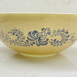 Pyrex 444 “Homestead” Large Bowl Great Condition 