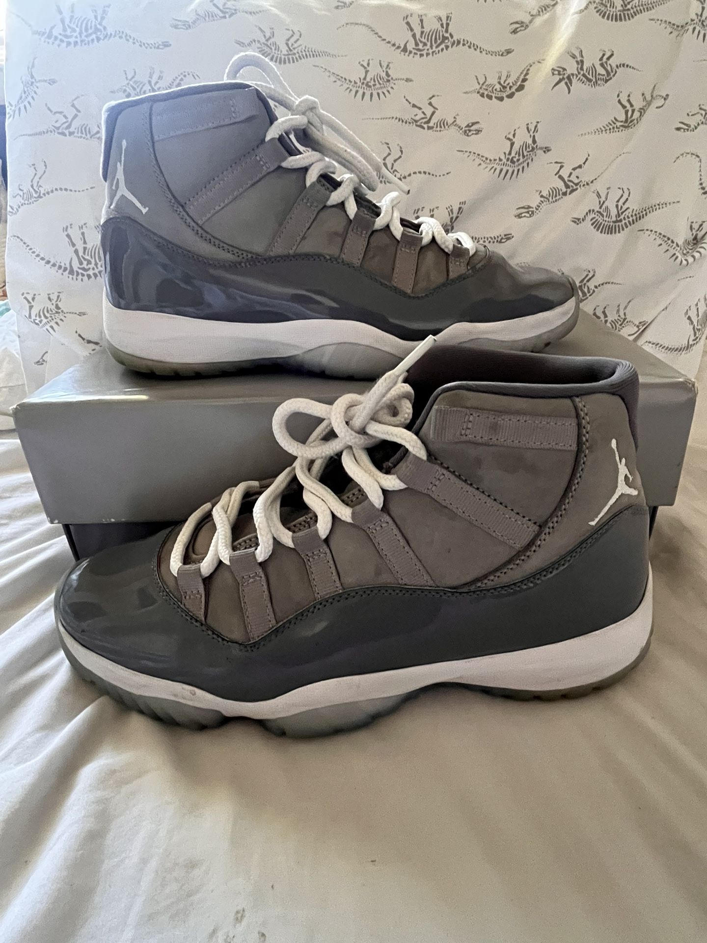 Air jordan 11 cool grey size 9.5