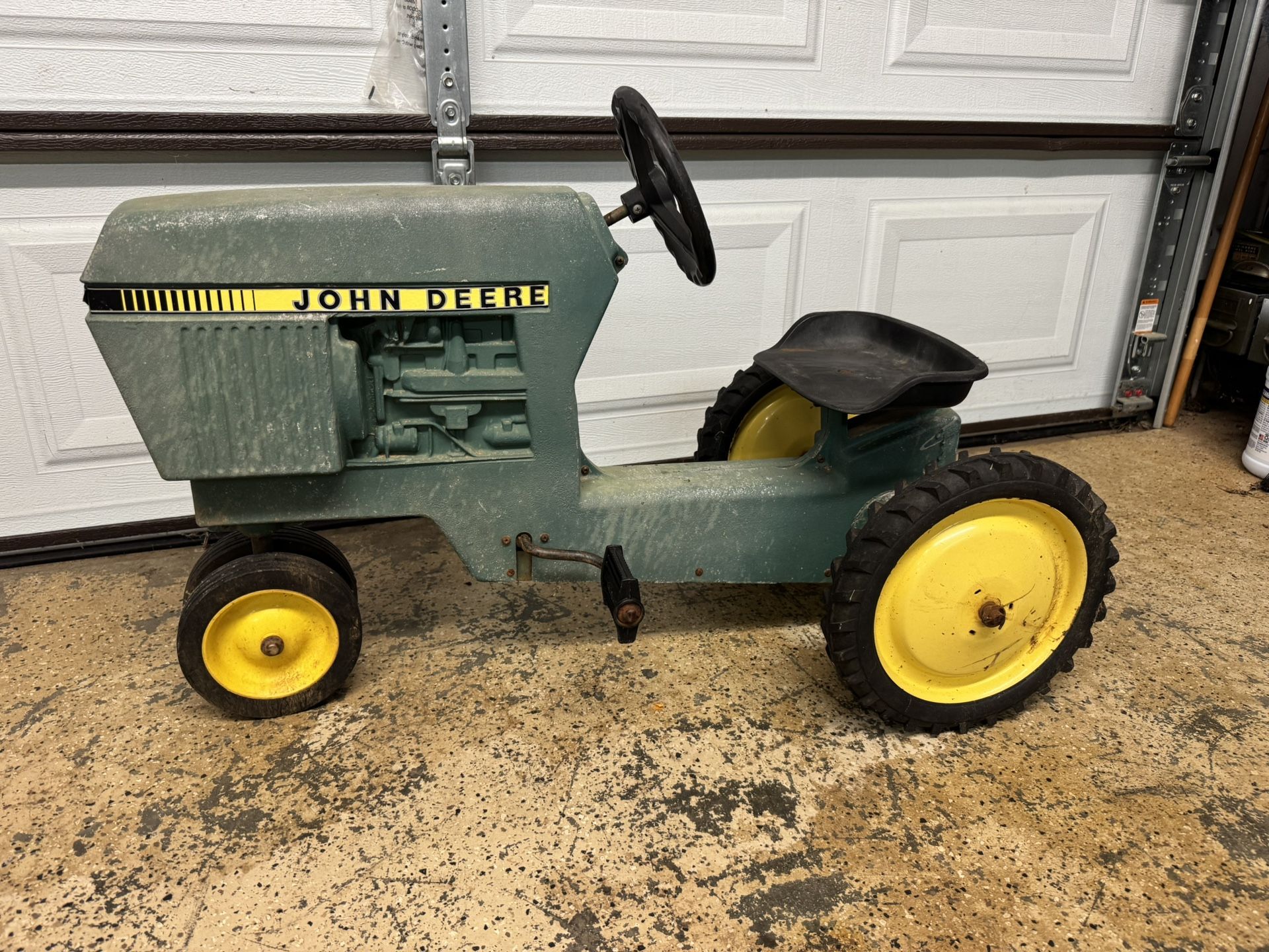 JD Narrow Front Pedal Tractor