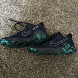 Men’s Size 11 Nike KD Trey 5 Basketball Shoes