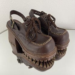 L.E.I. Vintage Y2K Brown Faux Leather Chunky Platform Lace Up Heeled Oxford Shoe